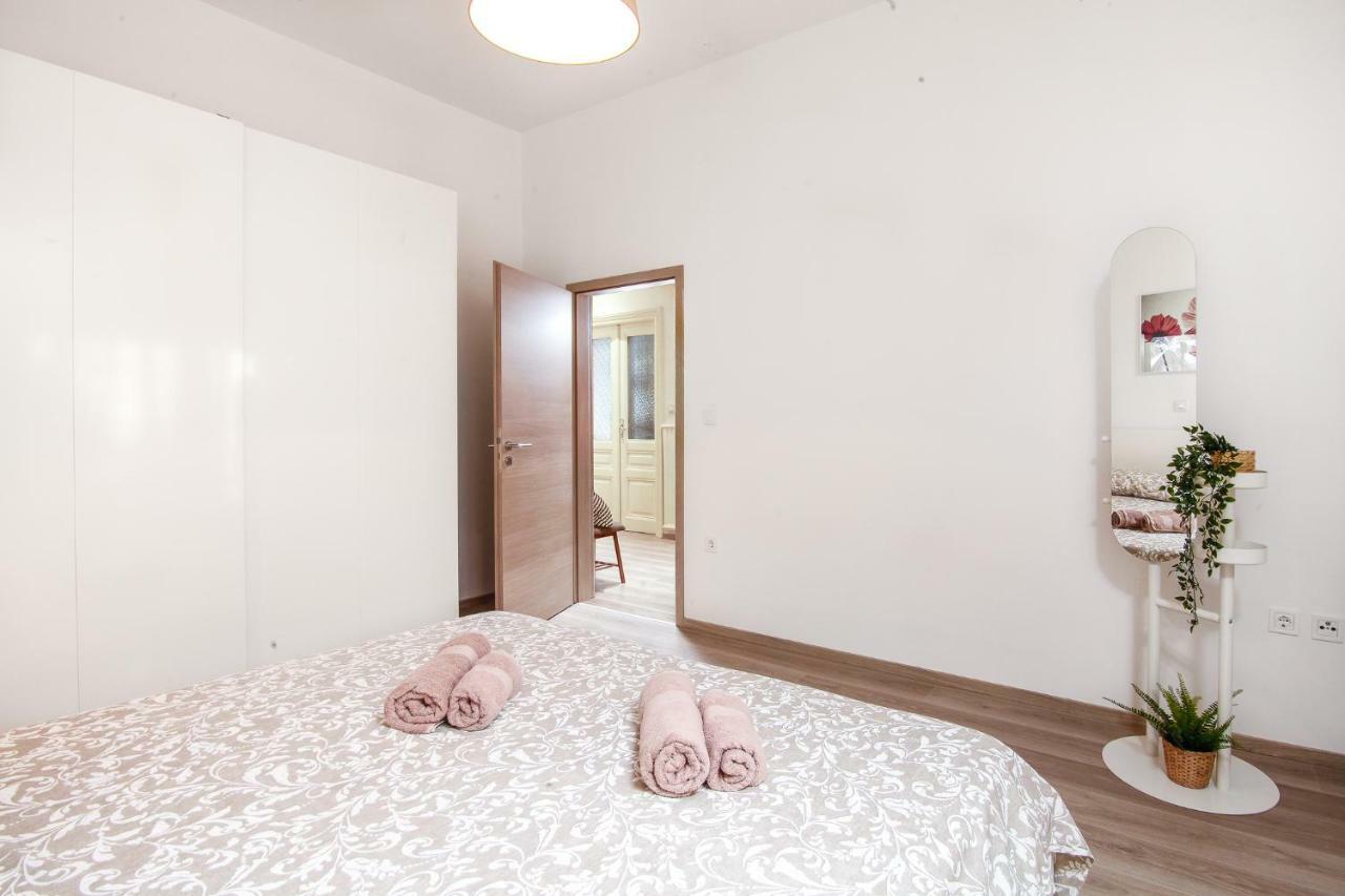 Apartment Kensi*** Pola Esterno foto