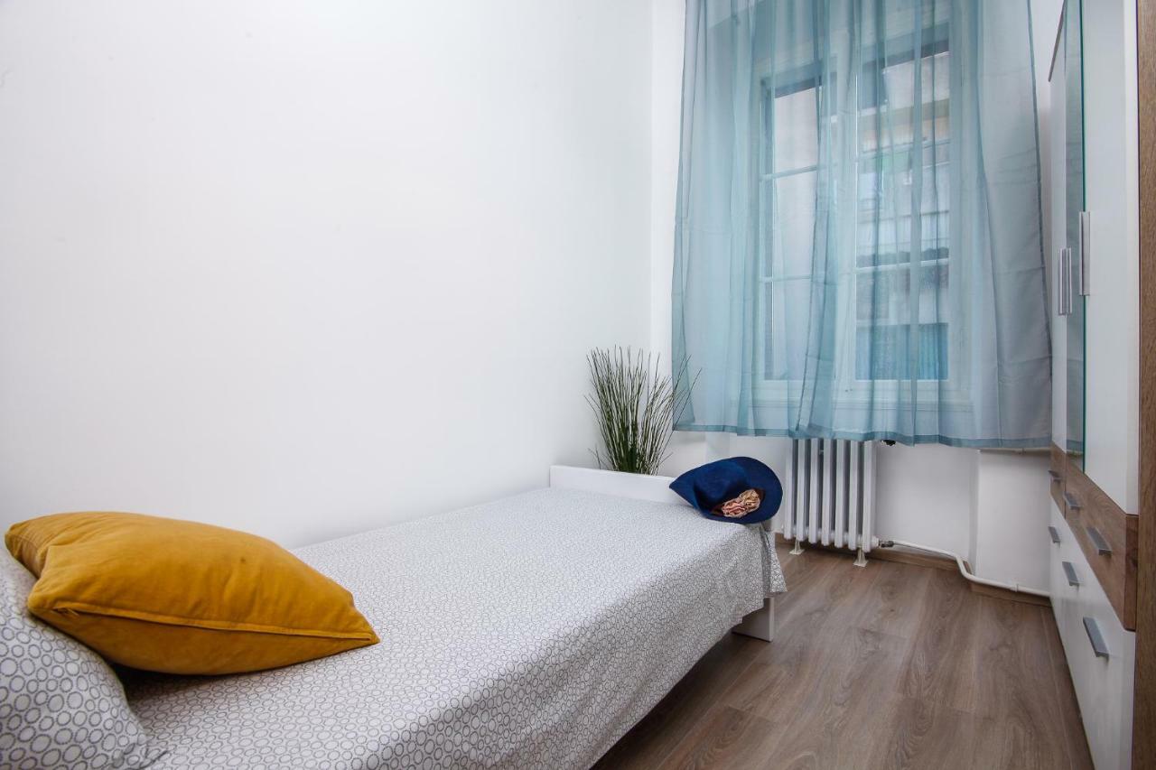 Apartment Kensi*** Pola Esterno foto