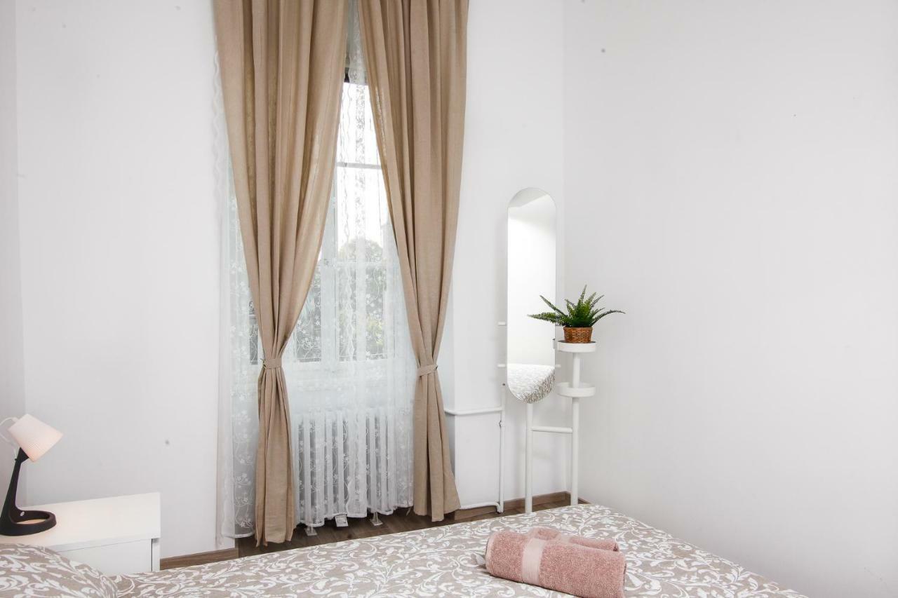 Apartment Kensi*** Pola Esterno foto